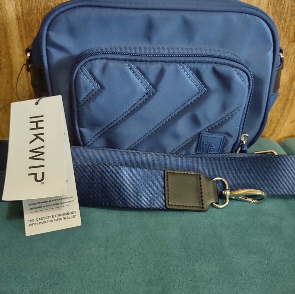 Ihkwip cassette crossbody in French navy